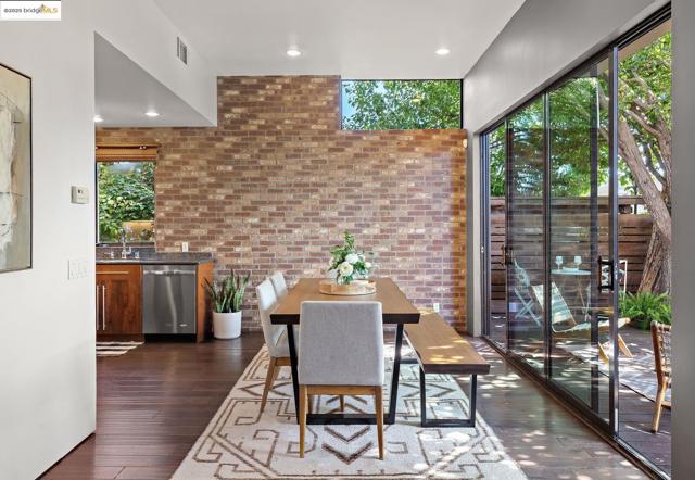 1406 San Pablo Ave, Berkeley CA: https://media.crmls.org/mediaz/12c4f700-09e5-4eda-b232-a4115451feb7.jpg