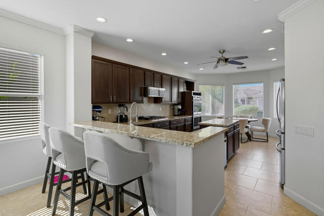 78390 Sterling Lane, Palm Desert CA: https://media.crmls.org/mediaz/12c573b6-64e5-4a84-b2fc-31deb45a1393.jpg