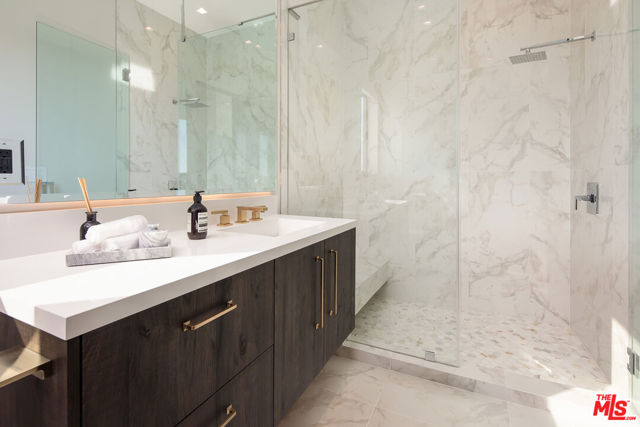 2371 Achilles Drive, Los Angeles CA: https://media.crmls.org/mediaz/12c582fb-35e8-464e-ad32-cdd80b304816.jpg