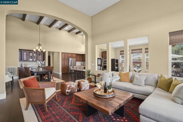 1512 Miwok Ct, Brentwood CA: https://media.crmls.org/mediaz/12c61d43-0831-478f-9f91-821bc1789a10.jpg