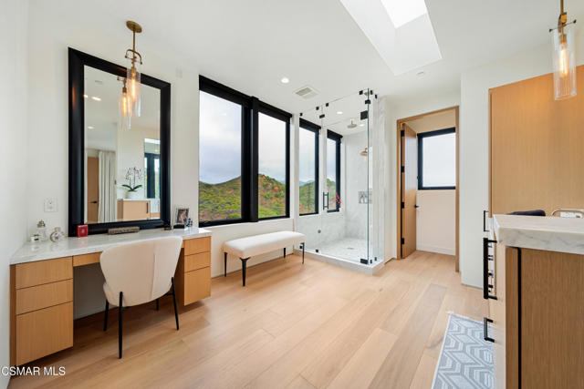 33433 Decker School Road, Malibu CA: https://media.crmls.org/mediaz/12c6750a-8440-4d98-8e16-aa3ae46e27fc.jpg