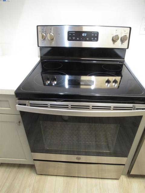 3909 Stevenson Blvd, Fremont CA: https://media.crmls.org/mediaz/12c7548b-3f3f-49b5-b916-bf0c300b10f2.jpg