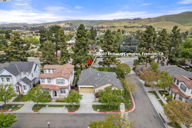 35607 Embassy Common, Fremont CA: https://media.crmls.org/mediaz/12c76554-f331-4a76-9c22-6420ba1443ca.jpg
