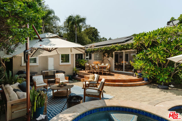 4426 Auckland Avenue, Toluca Lake CA: https://media.crmls.org/mediaz/12c769dc-9920-4f54-bcea-bd7076975b31.jpg