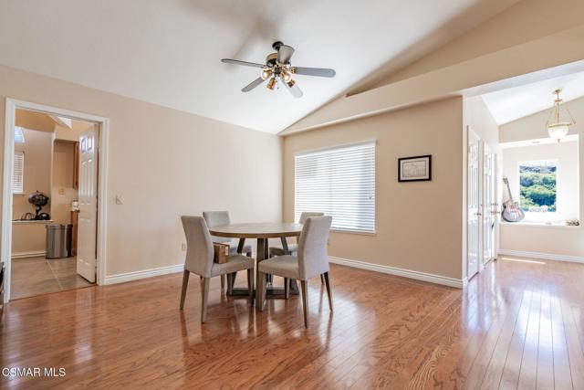271 Augustine Way, Simi Valley CA: https://media.crmls.org/mediaz/12c7b762-1294-436a-9246-53a17e176426.jpg