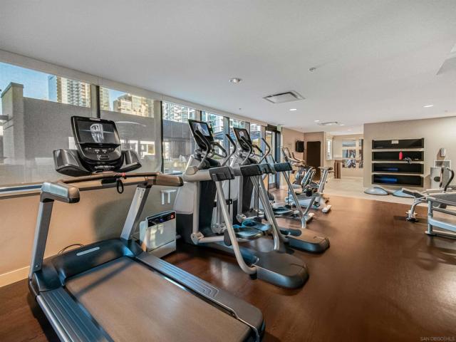 1325 Pacific Hwy, San Diego CA: https://media.crmls.org/mediaz/12c85155-98fe-406f-aa14-c7349eee233b.jpg