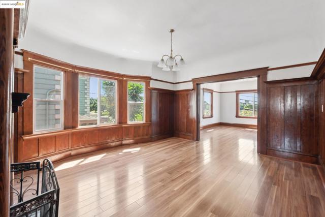 1810 Adeline St, Oakland CA: https://media.crmls.org/mediaz/12c88ec6-1e56-4bc7-84d9-2f93f1b3987c.jpg