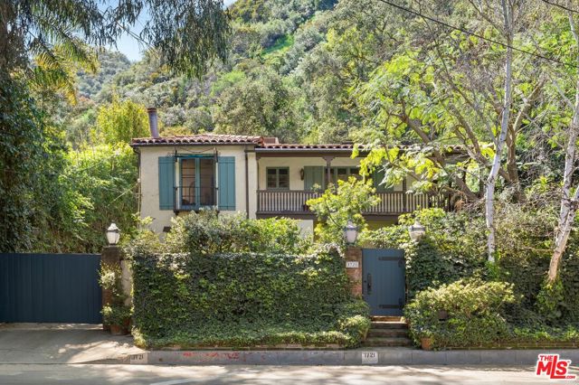 1721 Benedict Canyon Drive, Beverly Hills, California 90210, 4 Bedrooms Bedrooms, ,2 BathroomsBathrooms,Single Family Residence,For Sale,Benedict Canyon,25487599