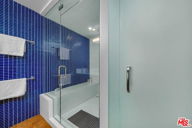 4 Lighthouse Street, Marina del Rey CA: https://media.crmls.org/mediaz/12c92de7-01ad-4ad5-bef8-53adfb340e4b.jpg