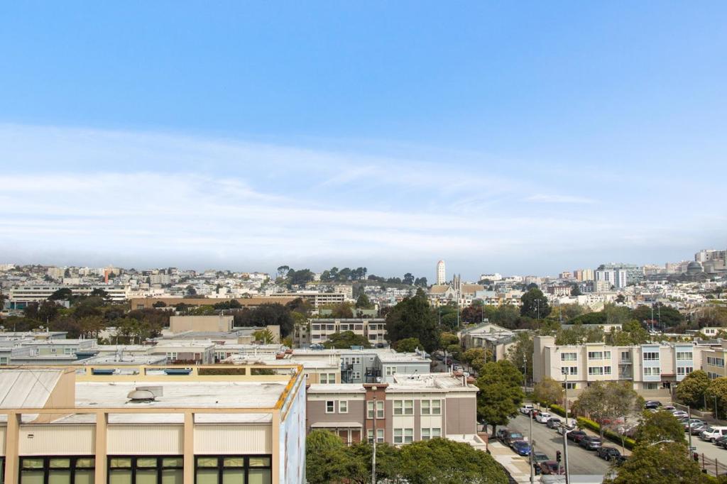 https://media.crmls.org/mediaz/12c99a3f-d1f9-4877-a307-df24653f97a1.jpg?preset=X-Large