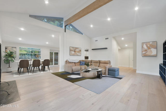 17032 Cotter Place, Encino CA: https://media.crmls.org/mediaz/12c9dd6b-6f99-4b99-aa3b-0c8ae628859e.jpg