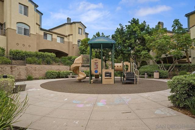 644 Hatfield Dr, San Marcos CA: https://media.crmls.org/mediaz/12ca01fc-21af-4147-9a45-12ca29379431.jpg