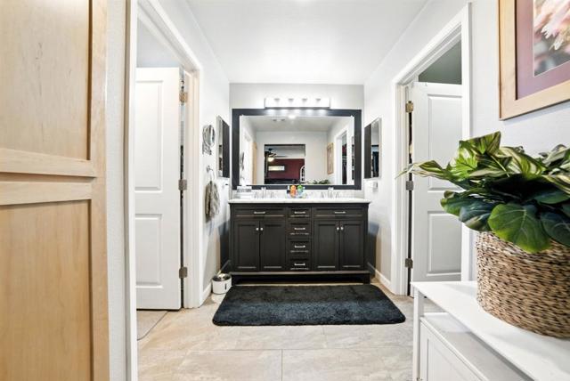 160 Sarafina Way, Gilroy CA: https://media.crmls.org/mediaz/12ca42dd-09aa-4626-bf8e-0ceb592e863b.jpg