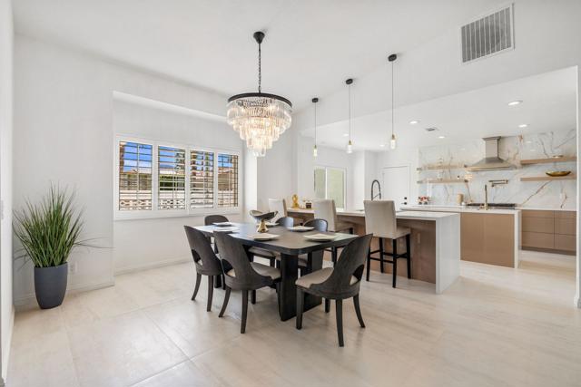 47215 Heliotrope Drive, Palm Desert CA: https://media.crmls.org/mediaz/12cabd82-e3c7-4c2c-ab2e-db6f22353e03.jpg