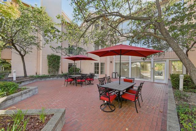 Image 29 of 40 For 22530 3rd St  107