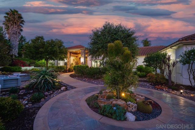 2860 Via Rancheros Way, Fallbrook CA: https://media.crmls.org/mediaz/12cb1227-be1a-48b6-b91f-dcb4fc522589.jpg