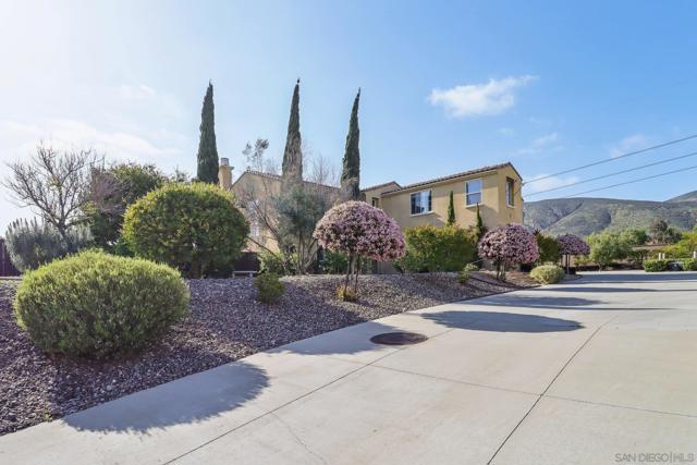 3043 Adams Ranch Ct, Chula Vista CA: https://media.crmls.org/mediaz/12cb3205-0297-4703-8411-63dd1893cd50.jpg
