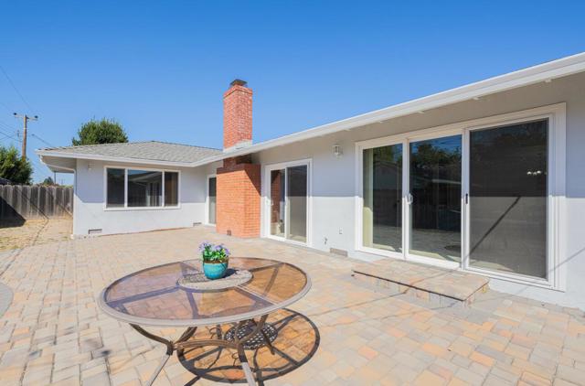 1244 La Mirada Drive, Salinas CA: https://media.crmls.org/mediaz/12cbc66d-43b9-4254-be5a-6ed24b1cf521.jpg
