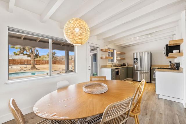 7552 Elk Trail, Yucca Valley CA: https://media.crmls.org/mediaz/12cc19bd-6695-4fe2-9d15-55eb962edf3e.jpg