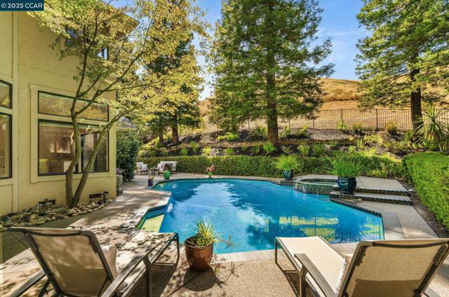 3363 Deer Hollow Drive, Danville CA: https://media.crmls.org/mediaz/12cc8107-d34c-4e52-9765-ec165975ffa4.jpg