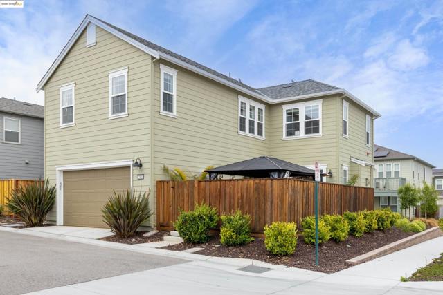 2810 Telegraph Blvd, Marina CA: https://media.crmls.org/mediaz/12ccafd7-3b82-44b7-a508-0370b1db32d4.jpg