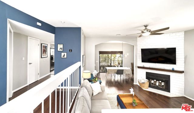 4315 Duquesne Avenue, Culver City CA: https://media.crmls.org/mediaz/12ccdf65-87cf-42fa-aa86-df74f96f6395.jpg