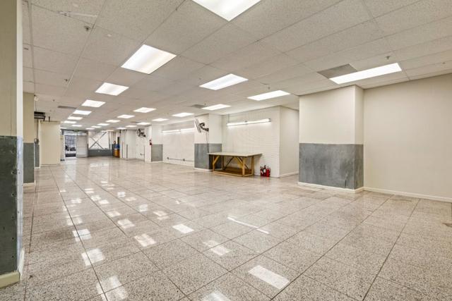 Image 34 of 52 For 1114 Howard Street