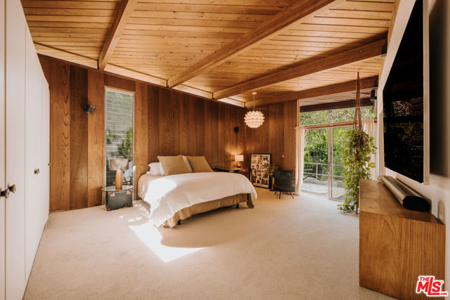 630 Hightree Road, Santa Monica CA: https://media.crmls.org/mediaz/12cda2f3-d759-4b55-ac9f-8d627e875e88.jpg