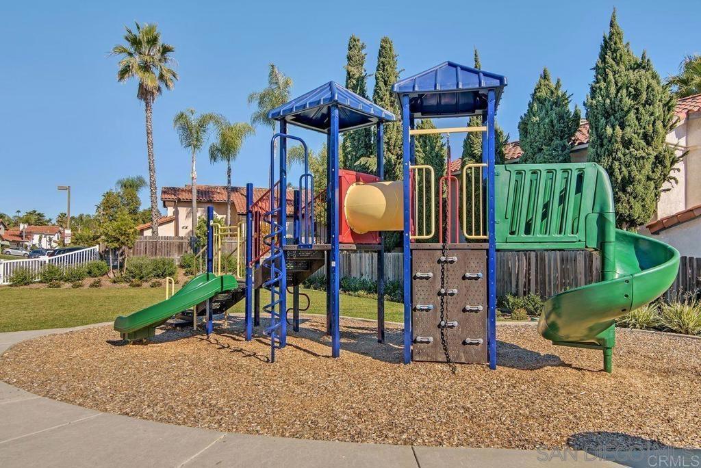 https://media.crmls.org/mediaz/12ced688-3aae-4129-a973-baca1af36af8.jpg?preset=X-Large