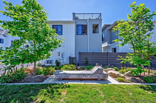 1216 Molara Ln, Encinitas CA: https://media.crmls.org/mediaz/12cef0cb-60dc-46d7-b8ee-5f78747e2c70.jpg