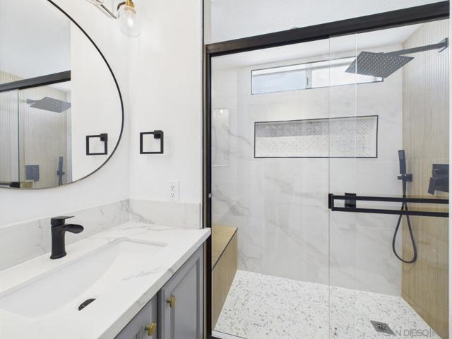670 Bel Air Dr W, Vista CA: https://media.crmls.org/mediaz/12cf08d4-60e5-4119-983c-fcff94662f2e.jpg