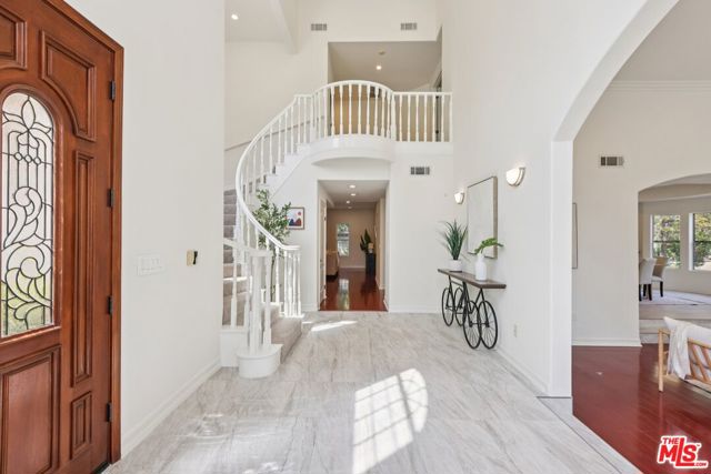 17315 Lassen Street photo 3