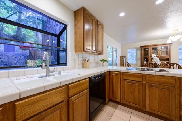 585 Bethany Drive, Scotts Valley CA: https://media.crmls.org/mediaz/12cf7c86-0118-472e-ac61-5f6f2cdea512.jpg