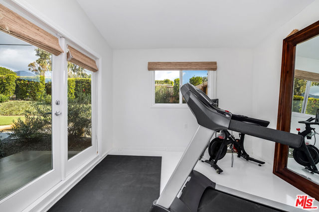 5761 Calpine Drive, Malibu CA: https://media.crmls.org/mediaz/12d04e6e-3169-450f-9a19-d8edb2adad68.jpg