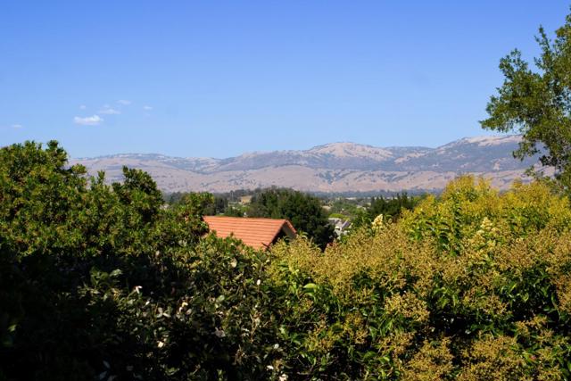 1620 Welburn Avenue, Gilroy CA: https://media.crmls.org/mediaz/12d0aa61-1ff2-4a29-aa86-41d85e441b25.jpg