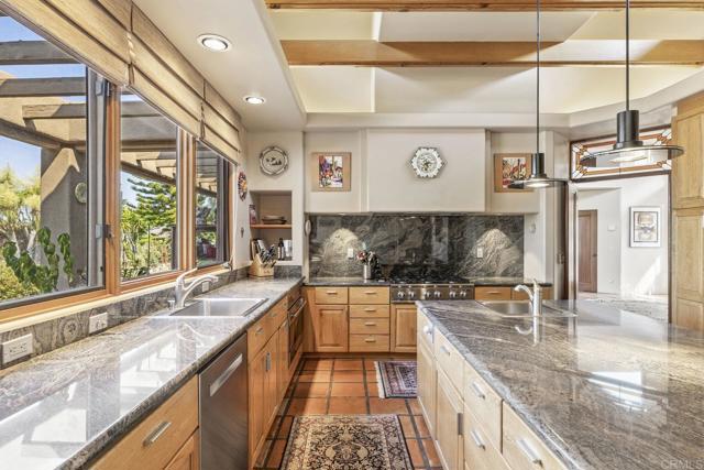 Detail Gallery Image 15 of 75 For 30663 via Maria Elena, Bonsall,  CA 92003 - 4 Beds | 5 Baths
