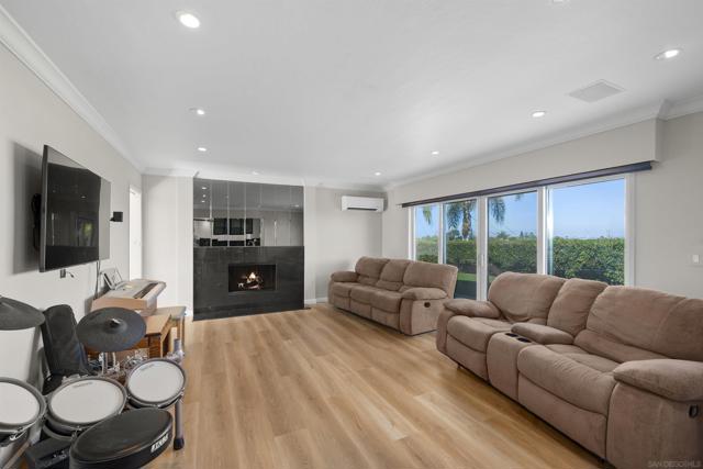 1151 Catalina Boulevard, San Diego CA: https://media.crmls.org/mediaz/12d17176-5c9b-42c0-9fa0-8fae2c12515b.jpg