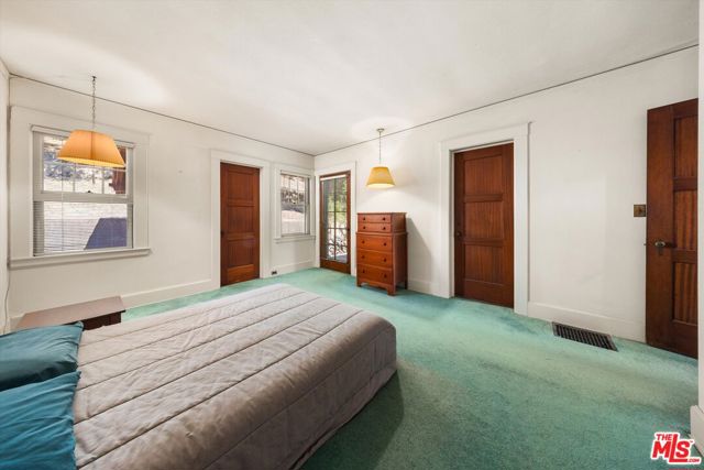 1060 Tremonto Road, Santa Barbara CA: https://media.crmls.org/mediaz/12d26253-9317-44dc-9254-c921e647df3c.jpg