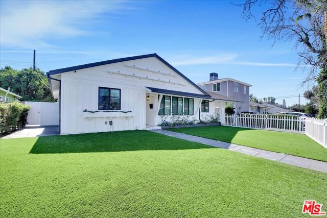 14642 Runnymede Street, Van Nuys CA: https://media.crmls.org/mediaz/12d29676-21df-4641-9875-fb511a19efec.jpg