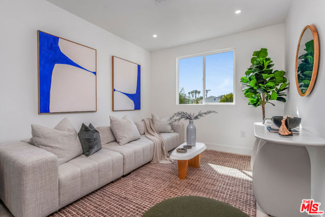 5832 David Avenue, Culver City CA: https://media.crmls.org/mediaz/12d2c2be-5339-4a8b-ad07-007b06685cab.jpg