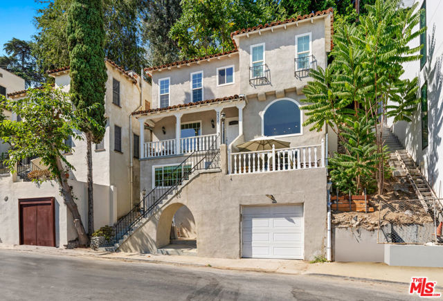 2321 Lake View Avenue, Los Angeles CA: https://media.crmls.org/mediaz/12d38be1-acaa-4673-9da2-2d1a0c345799.jpg