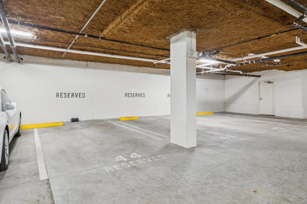 https://media.crmls.org/mediaz/12d3c99a-15dc-48bf-90ad-0b79a9374388.jpg?preset=X-Large