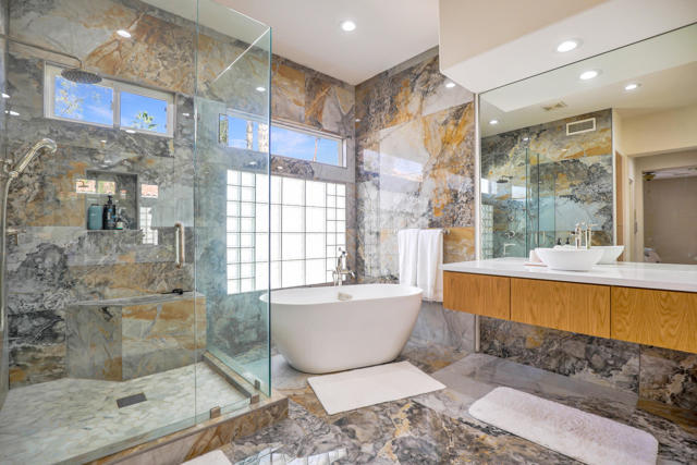 371 Tomahawk Drive, Palm Desert CA: https://media.crmls.org/mediaz/12d3f1b9-2fba-452e-a7c0-40d510c7b7d6.jpg