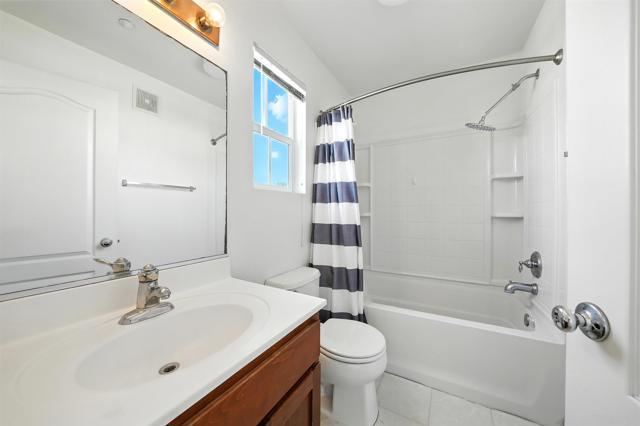 Detail Gallery Image 15 of 23 For 1569 Hackberry Pl, Chula Vista,  CA 91915 - 4 Beds | 4 Baths
