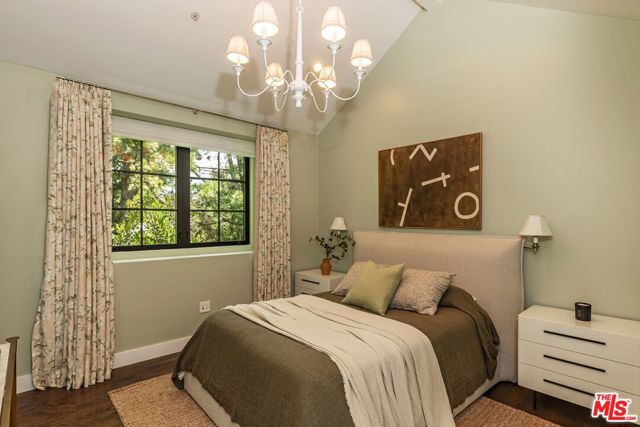 116 S Carmelina Avenue, Los Angeles CA: https://media.crmls.org/mediaz/12d56346-1632-44cd-9475-3673e35c1857.jpg