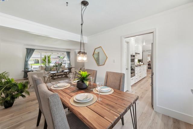 4839 Merganser Ct, Pleasanton CA: https://media.crmls.org/mediaz/12d5aa75-24f1-4f0b-9173-ae2cac6a6157.jpg