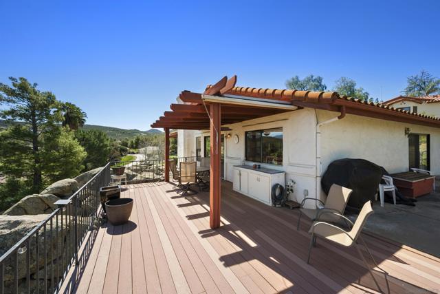 15519 Calistoga Dr., Ramona CA: https://media.crmls.org/mediaz/12d64c25-45ce-4b7d-9866-d9ebc5ae848a.jpg
