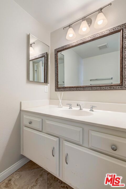 26816 Cactus Trail, Agoura Hills CA: https://media.crmls.org/mediaz/12d69b14-cc9e-47f4-872d-ef6c29d2da59.jpg