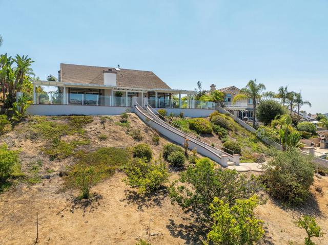 1337 Oak View Way, Escondido CA: https://media.crmls.org/mediaz/12d7fd9d-f248-451c-adac-956b8a96aa59.jpg