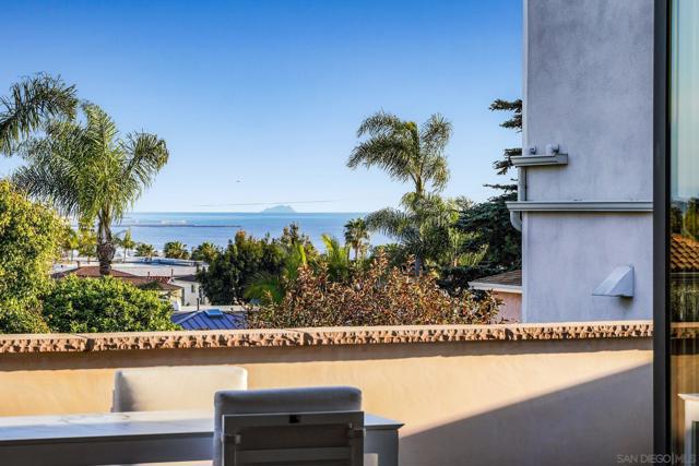 1045 Van Nuys St., San Diego CA: https://media.crmls.org/mediaz/12d85ba1-444d-4ae8-9a19-584c4365cbee.jpg